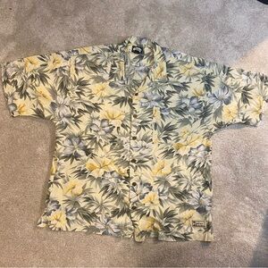 Tommy Bahama Vintage Hawaiian Button Up ShirtMens size XL Short Sleeve
